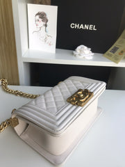 Boy White with Golden Chain Handle CH-052