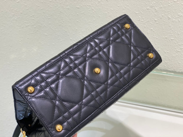 Quilted Black, CD Buckle, DI-057
