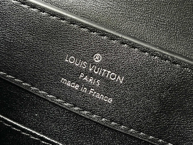 Rectangular Crocodile Black with Silver Details LV-017