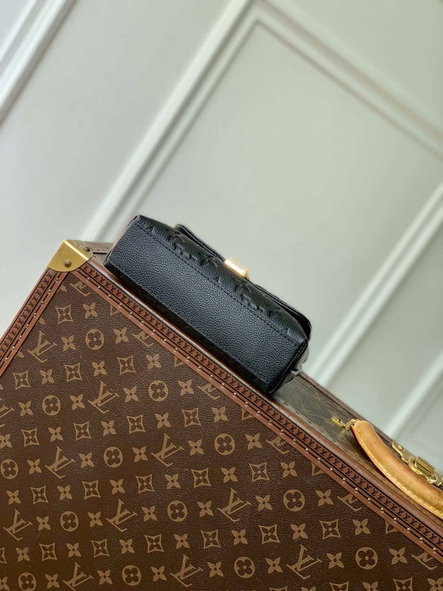 Rectangular Black with Gold Chain LV-024