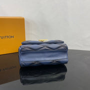 Quilted Rectangular Navy Blue with Gold Chain LV-028