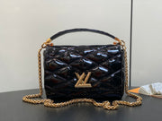 Quilted Rectangular Black with Gold Chain LV-030