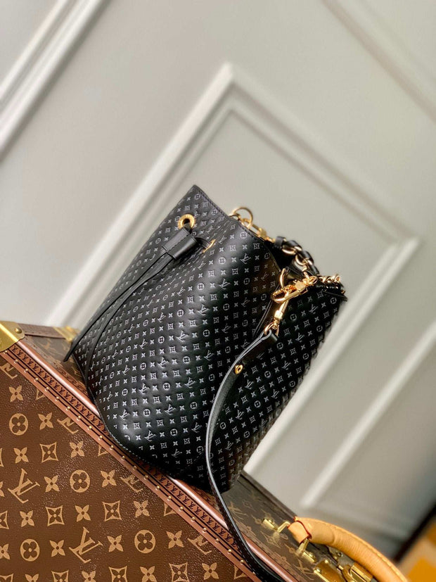 Bucket Shape Black with Gold Chain LV-036