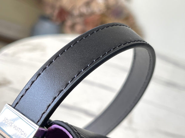 Rectangular Black with Iridescent Chain LV-038