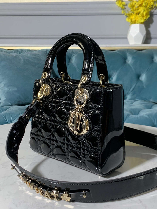 Mini Quilted Black, CD Buckle, DI-062
