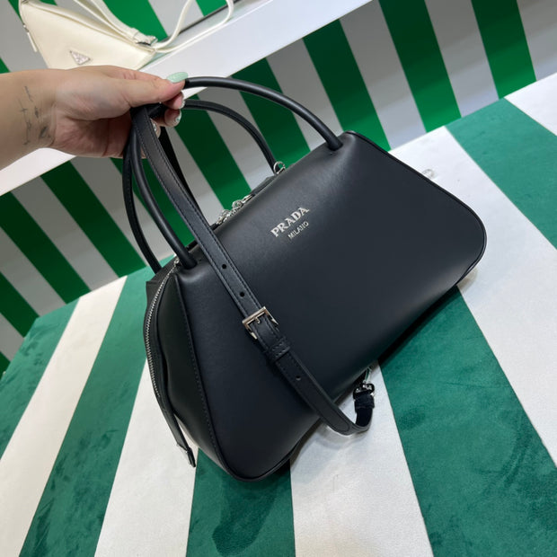 Full leather black 22fw show handbag/crossbody bag