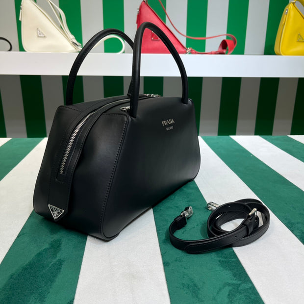Full leather black 22fw show handbag/crossbody bag