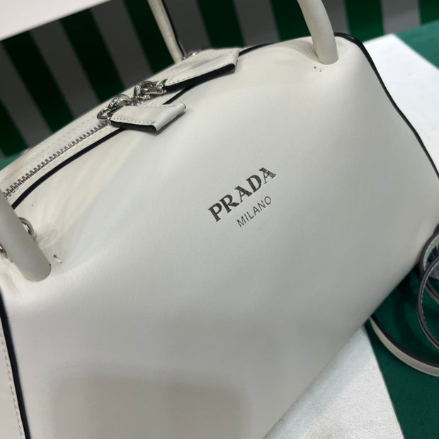 Full leather White 22fw show handbag/crossbody bag