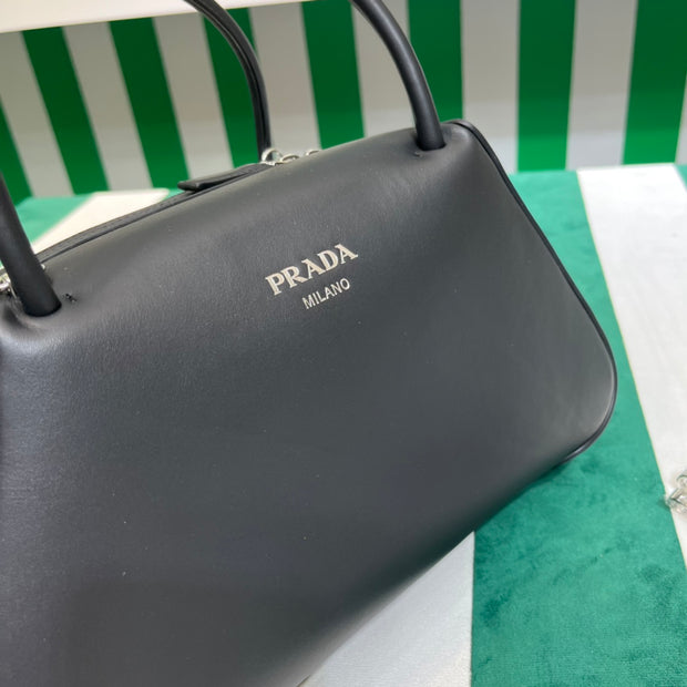 Full leather black 22fw show handbag/crossbody bag