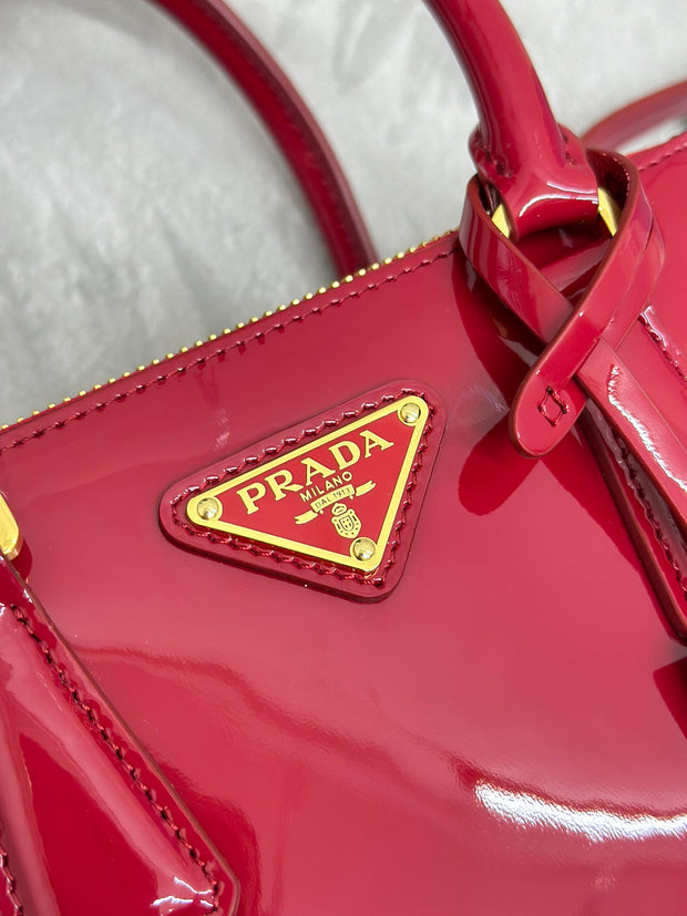 Red Patent leather mini killer bag